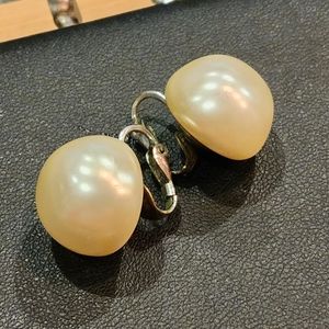 Vintage Marvella faux pearl clip on earrings